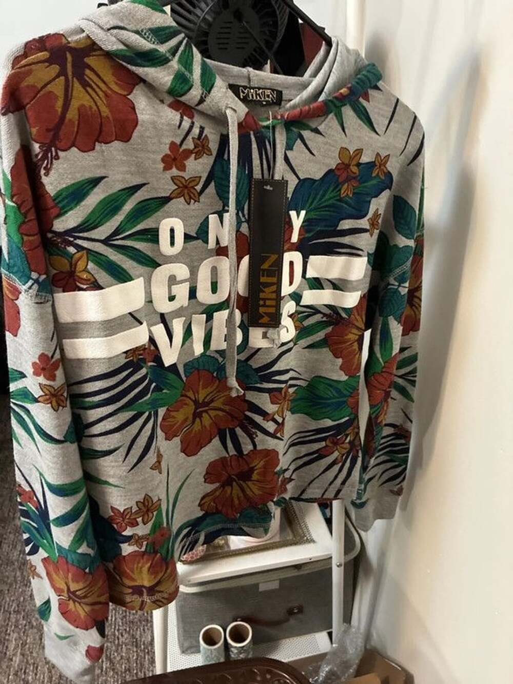 Women’s small nwt Miken cropped sweatshirt hoodie tropical flowers only good vib